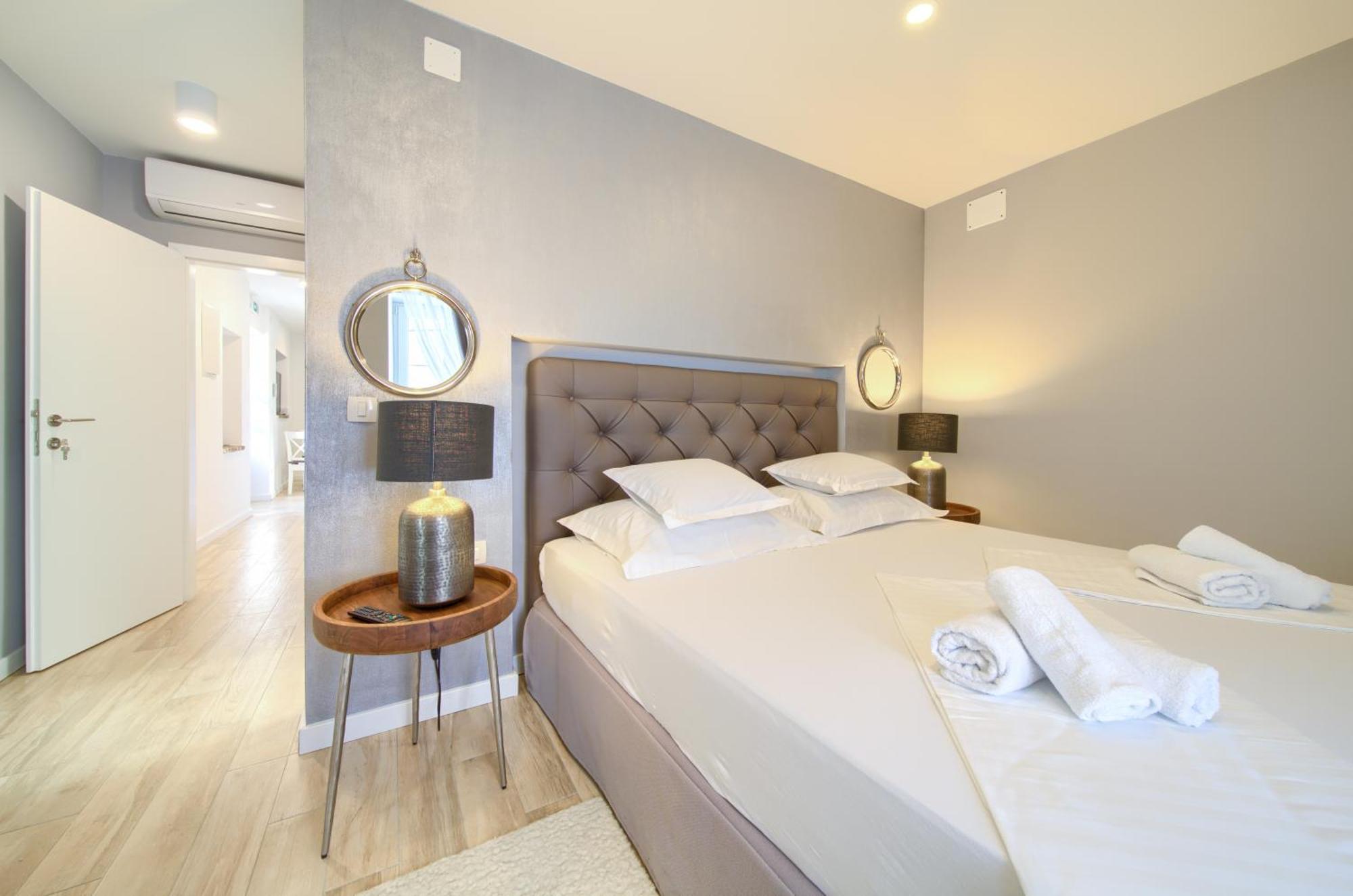 Old Town Mariolina Apartman *