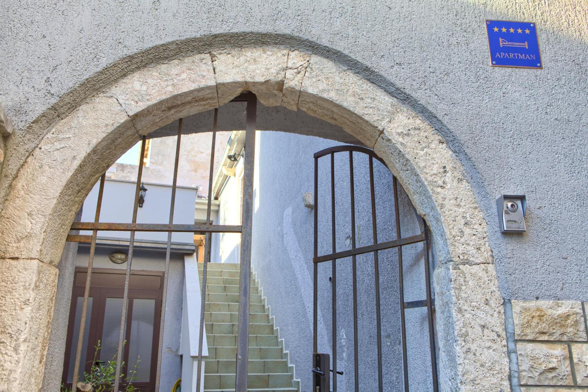 Apartman Old Town Mariolina