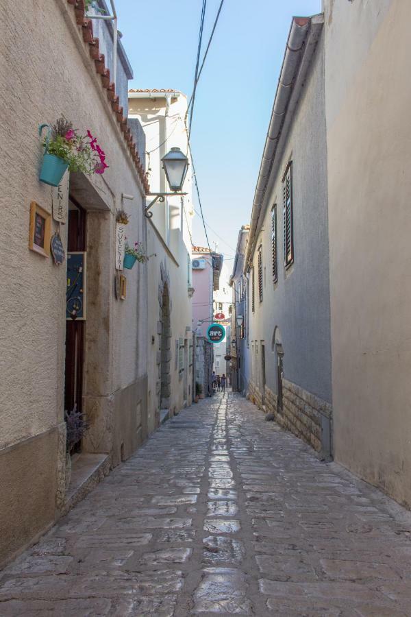 Old Town Mariolina *